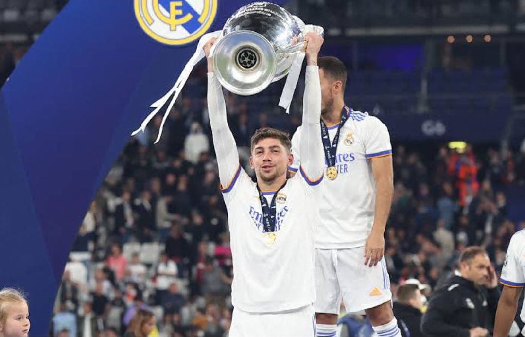 レアル・マドリード　21-22 バルベルデ　ユニフォーム　CL