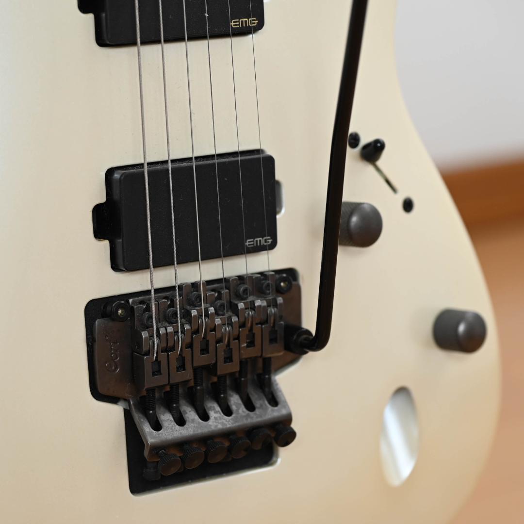 Cort VIVA Custom コルト 白 ホワイト エレキギター G007