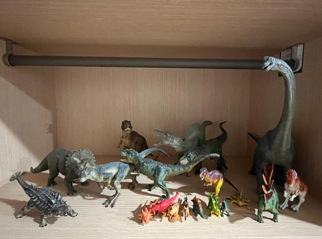 恐竜フィギュアセット