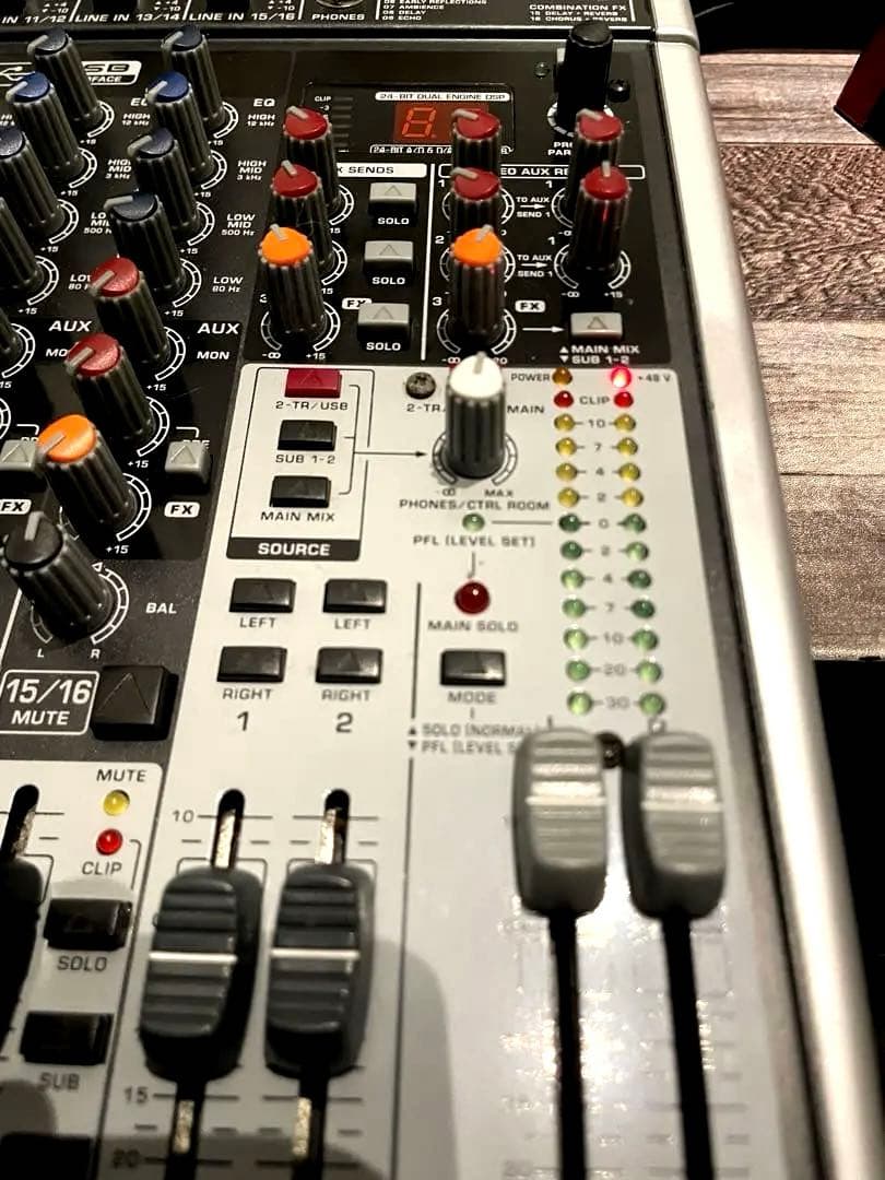BEHRINGER XENYX X2222USB アナログミキサー　ジャンク