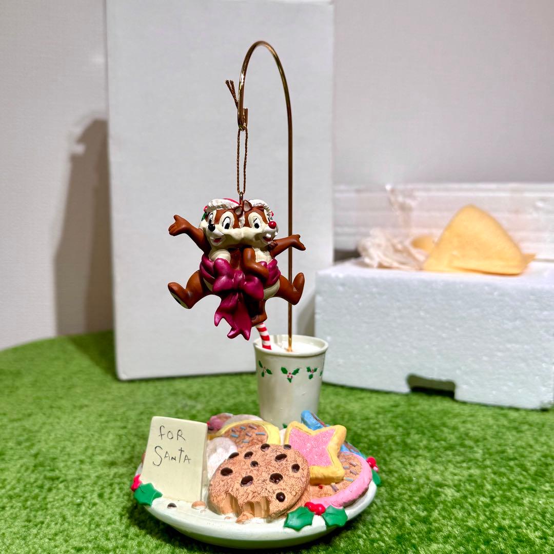 ディズニー　チップとデール クリスマス飾り　オーナメント　フィギュア　陶器　置物