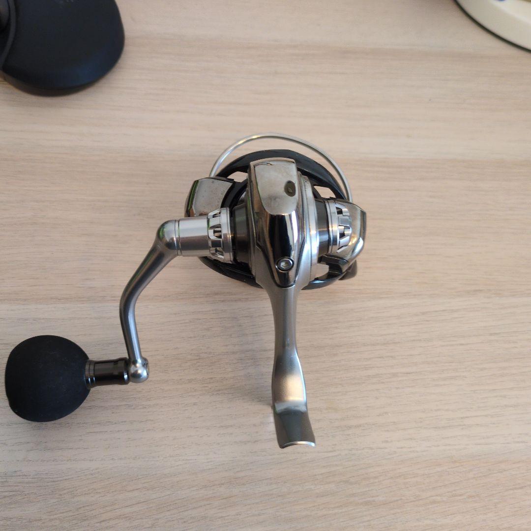 DAIWA 17 SALTIGA BJ4000SH スピニングリール