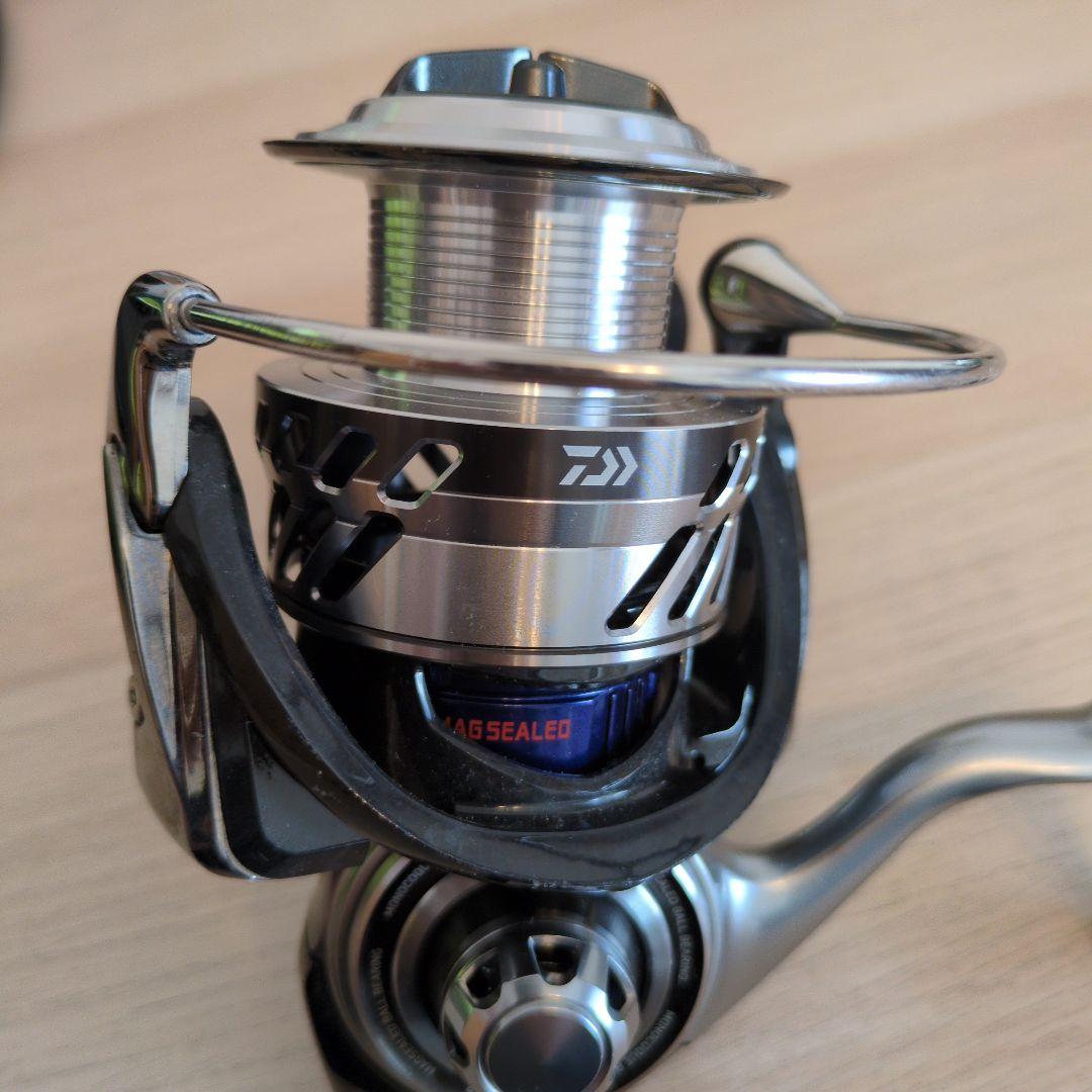 DAIWA 17 SALTIGA BJ4000SH スピニングリール