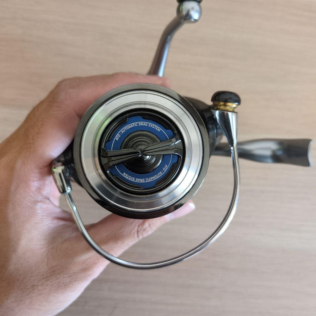 DAIWA 17 SALTIGA BJ4000SH スピニングリール