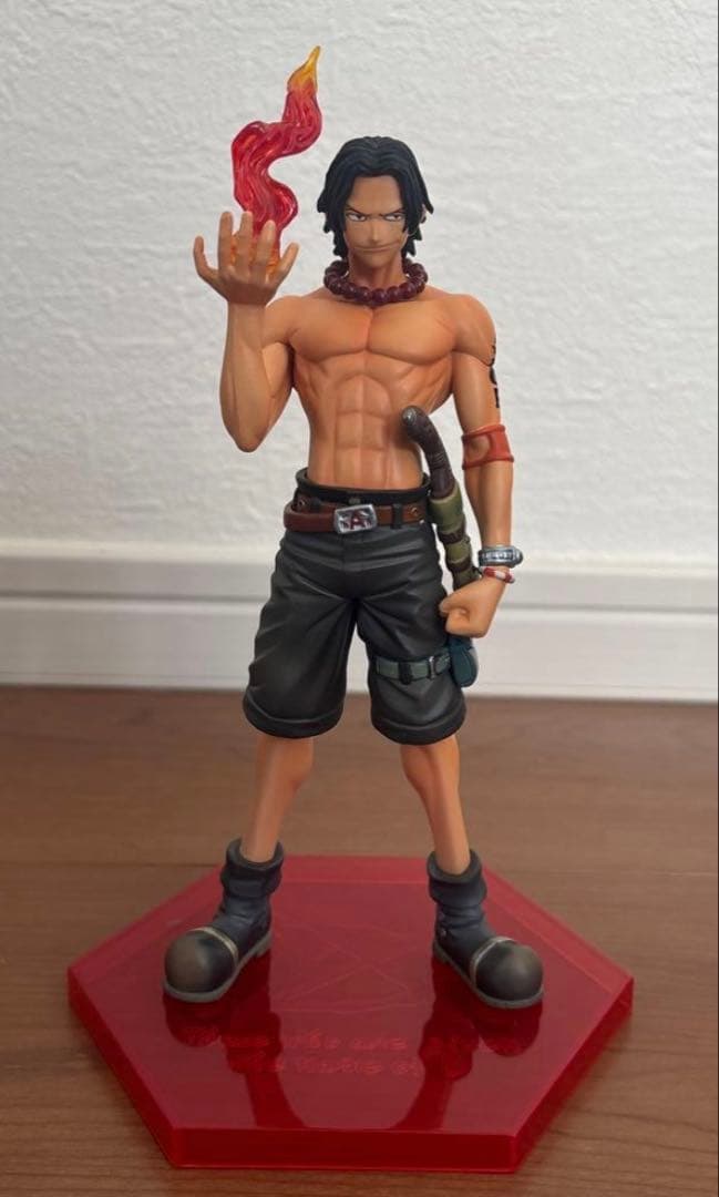 ワンピースフィギュア　11体セット　ロジャー、エース、ゾロ、ナミ、ワイパー等