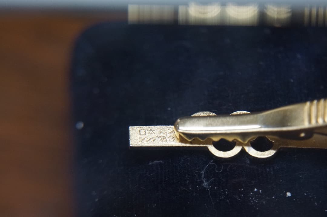 １９６４年東京オリンピックのタイピン。日本フェンシング協会