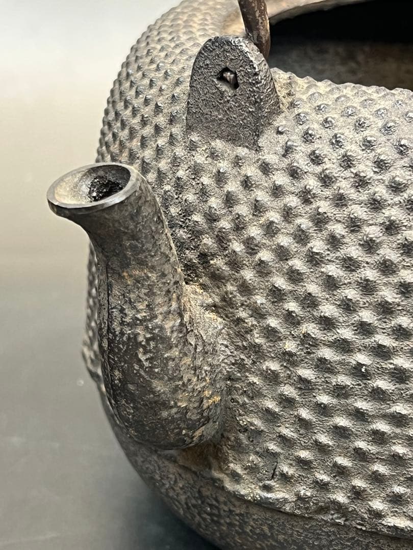 ［美品］南部鉄製 鉄瓶 凹凸デザイン　送料込み