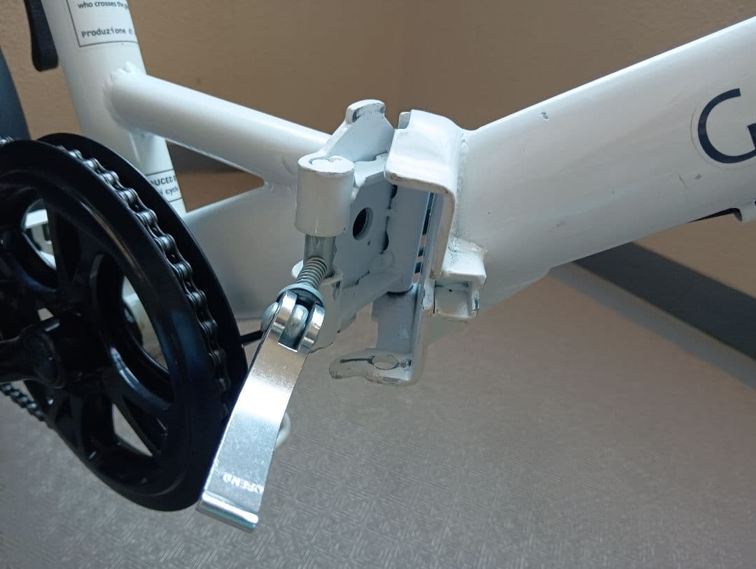 GEO CROSS206K 20㌅ 　折りたたみ自転車 ホワイト バスケット付き