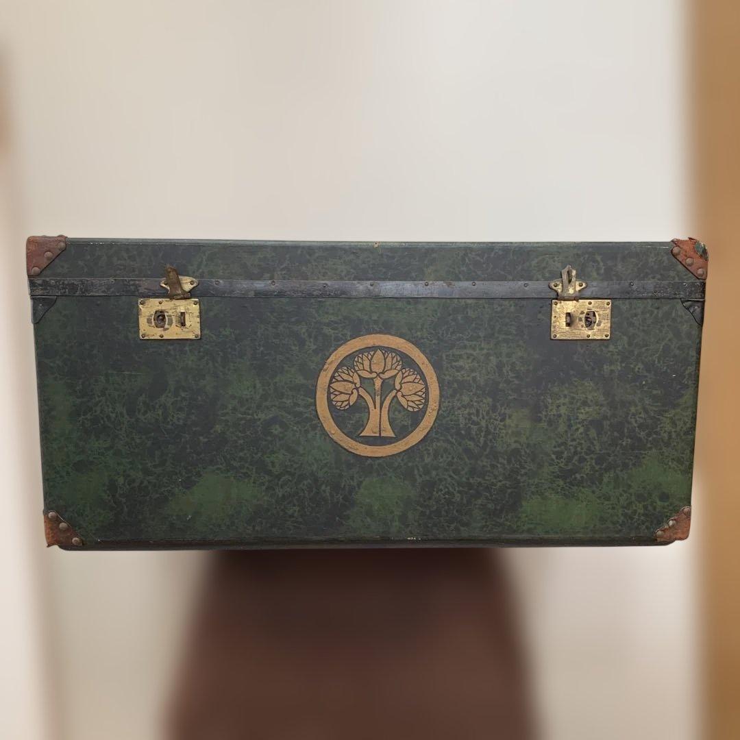 昭和レトロ/緑色の木製トランク 金色のエンブレム付き/収納箱/オブジェ/年代物