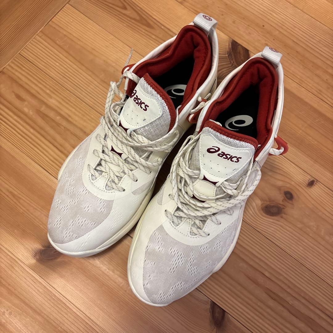 asics バスケットボールシューズ ホワイト/レッド