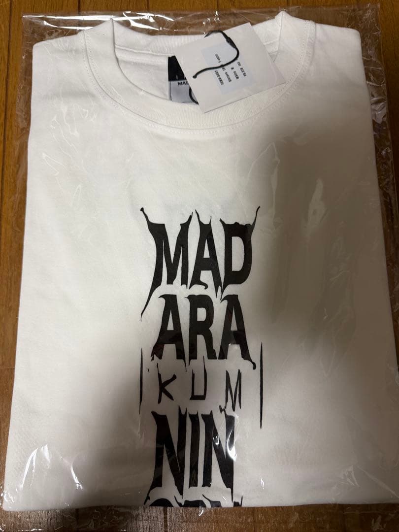 IKUMI×MADARANINGEN Bizzare LOGO T-shirt