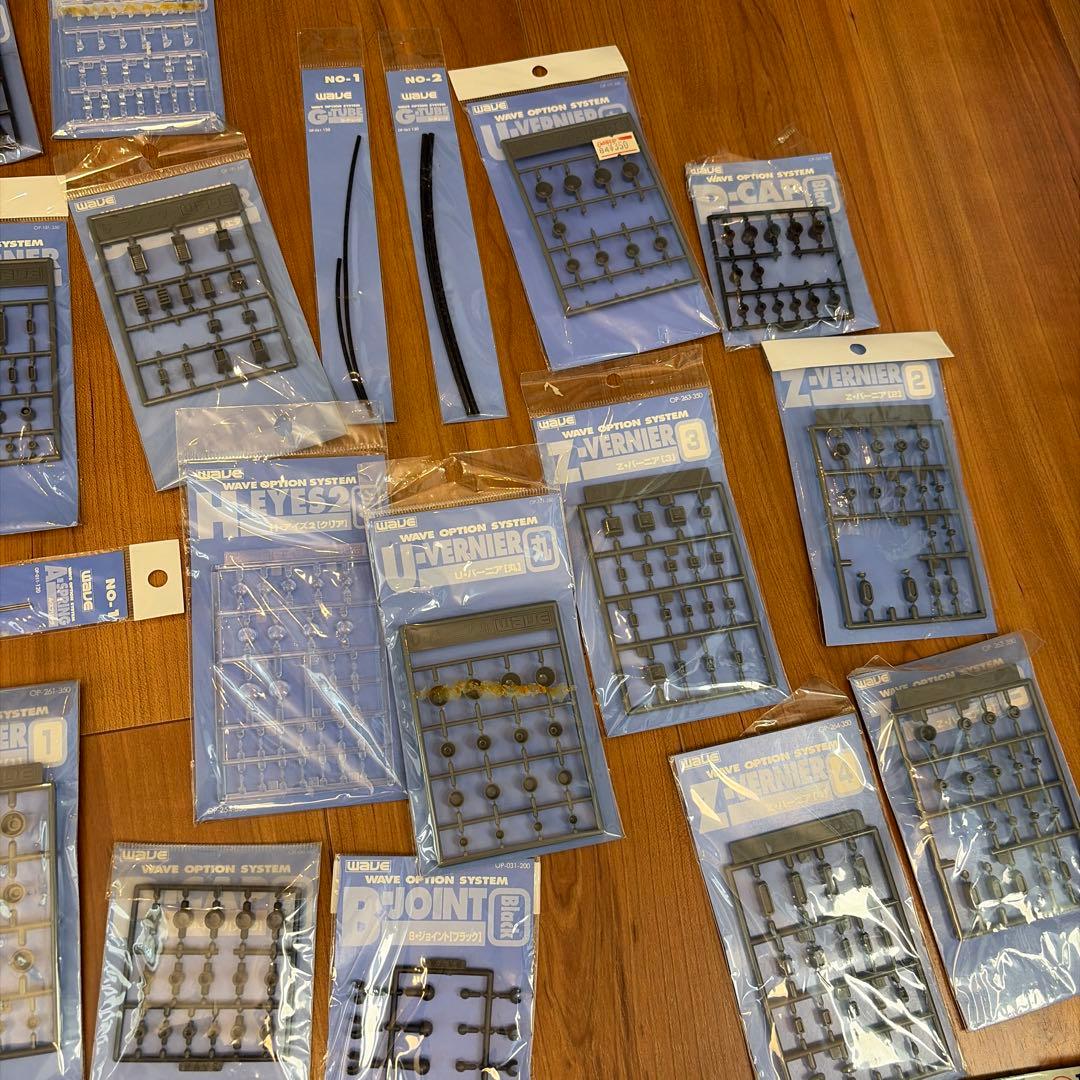 ピ*ル様 プラモ塗料大量セット Mr.カラー・タミヤ＋プラ材・改造パーツ一式引退