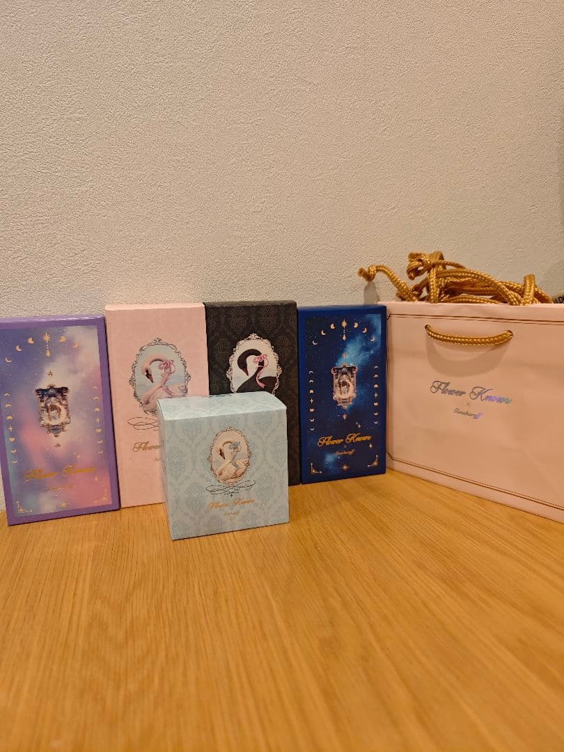 【新品未開封】 2026 フラワーノーズ × ゴンチャロフ 5缶 ショッパー付き