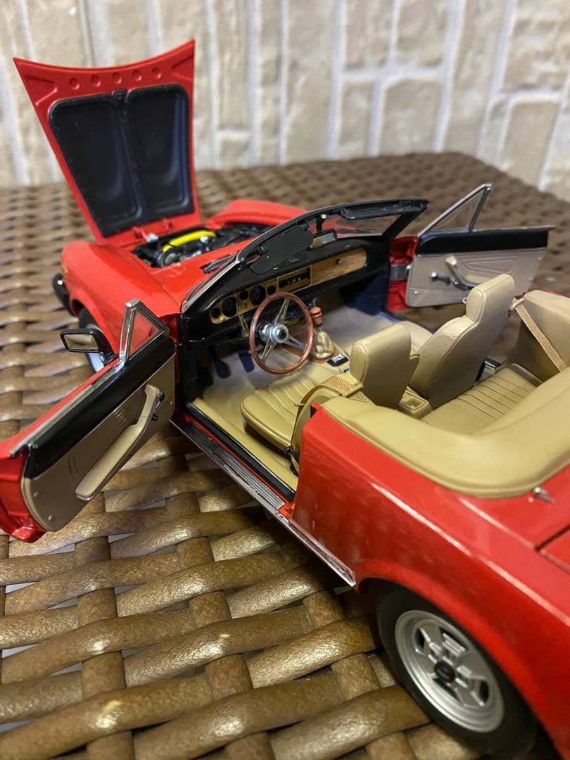 【箱付き】FIAT 124 SPIDER オートアート フィアット