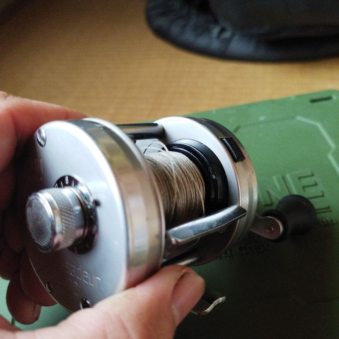 ABU アブガルシア アンバサダー2500c IAR 右ハンドル