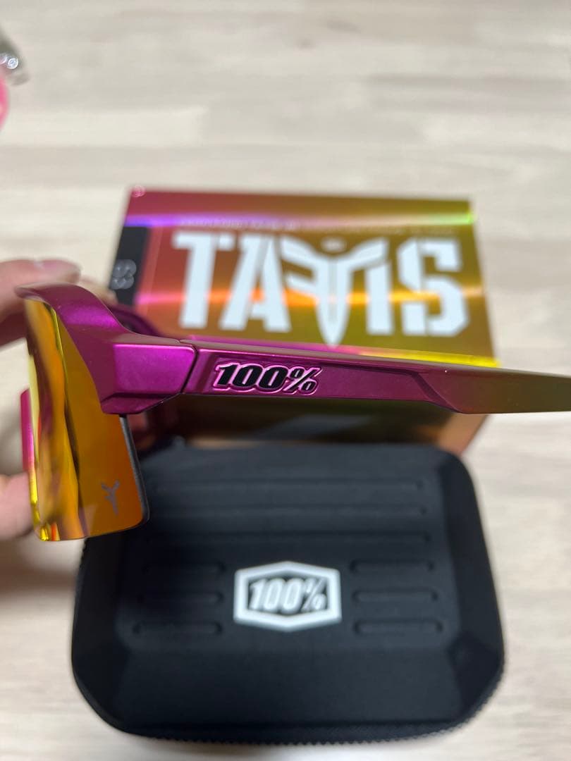 100% ワンハンドレッド　タティスJr.サングラスイエロー/ピンク S3