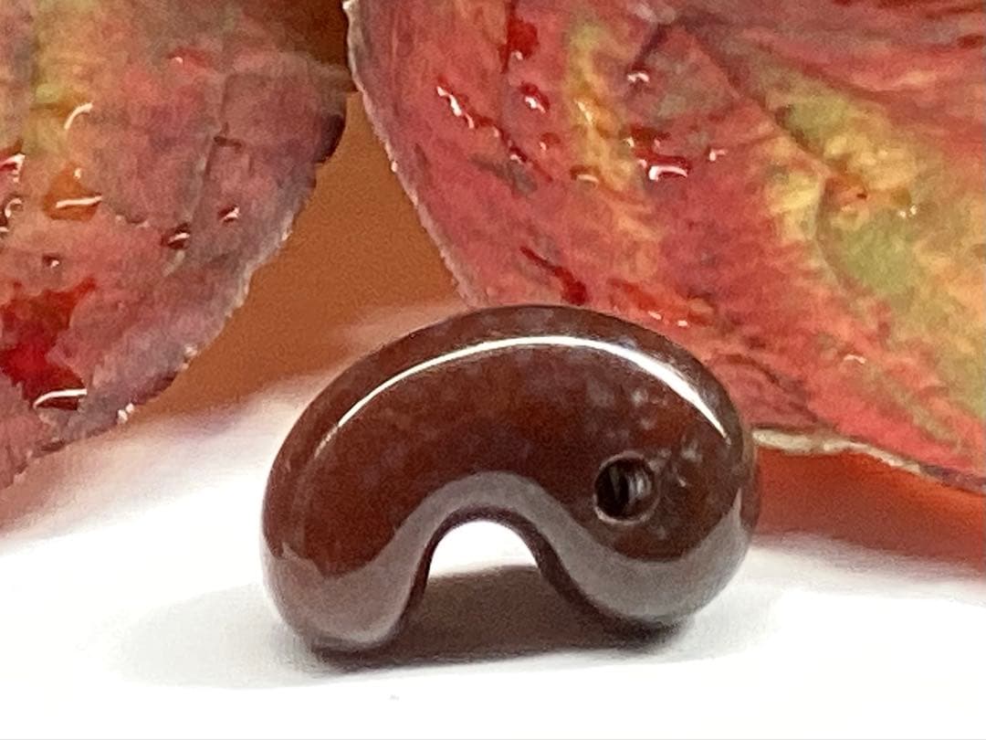 超レア‼️伊勢青石 コレクション　赤茶【ヘマタイト】　レア勾玉　鑑別書無しの安価‼️