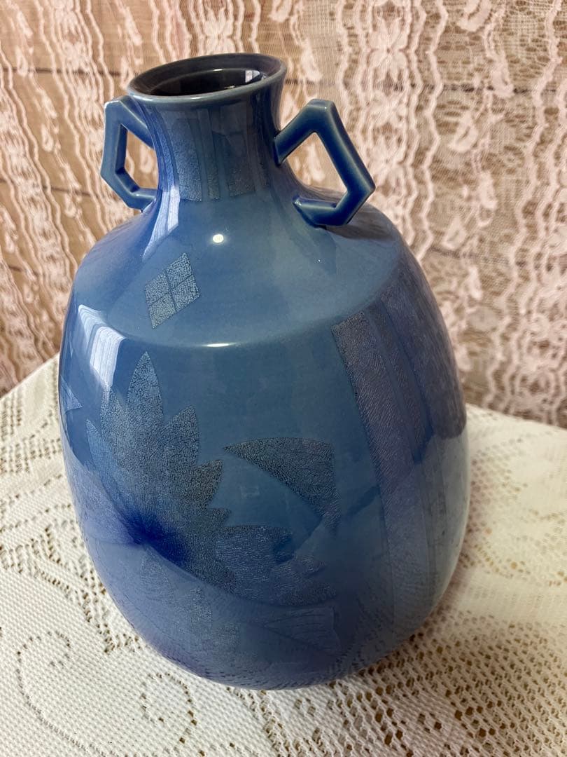 中田一於（なかだ かずお、1949年〜）は、石川県小松市出身の九谷焼の陶芸家