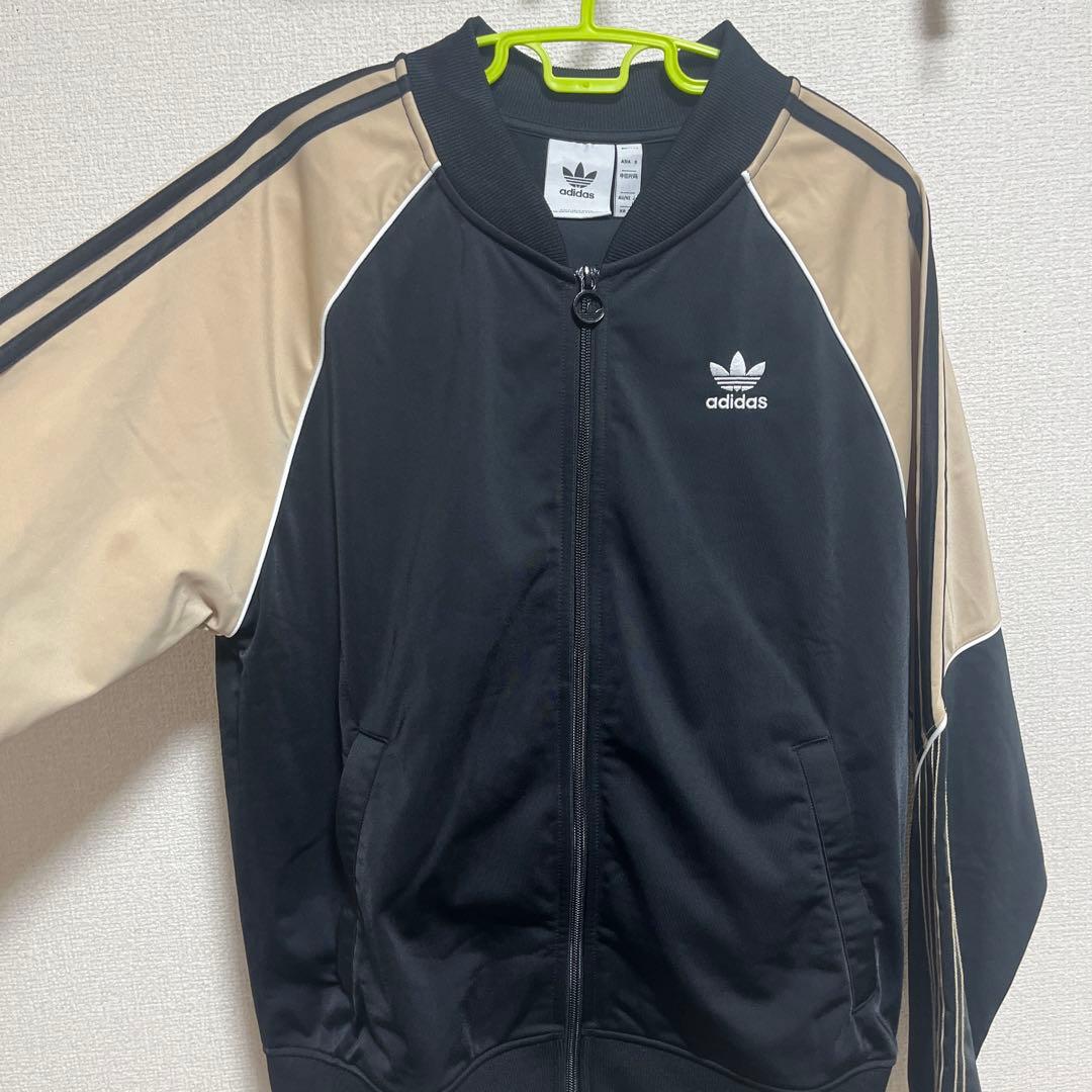 adidasジャージセットアップ