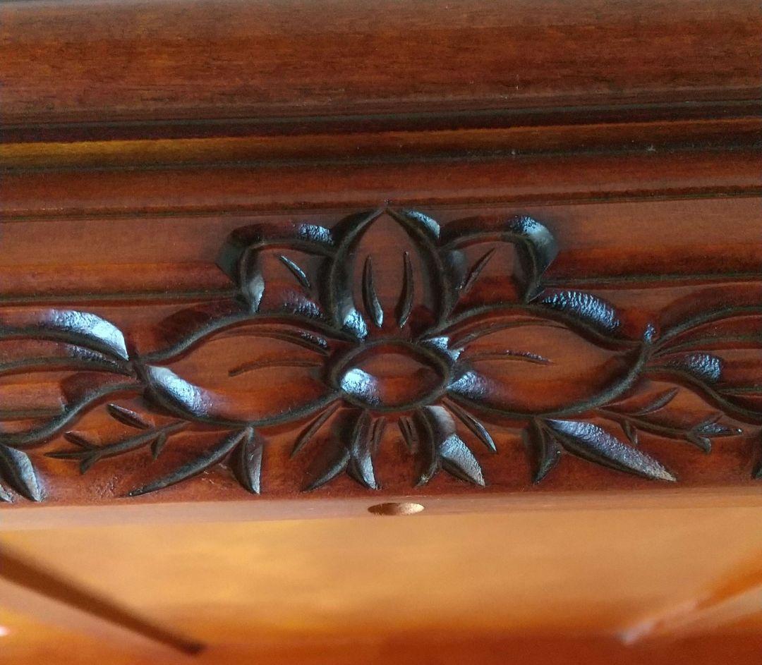 円香川県漆器工業協同組合　彫刻入り木製座卓