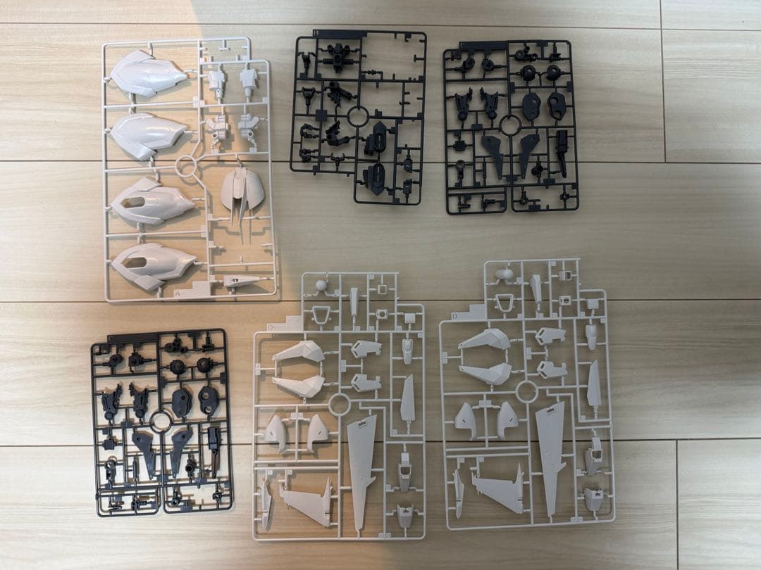 隆*山様 【ジャンク扱い】RE/100 1/100　ガンダムリンドヴルム　まとめ