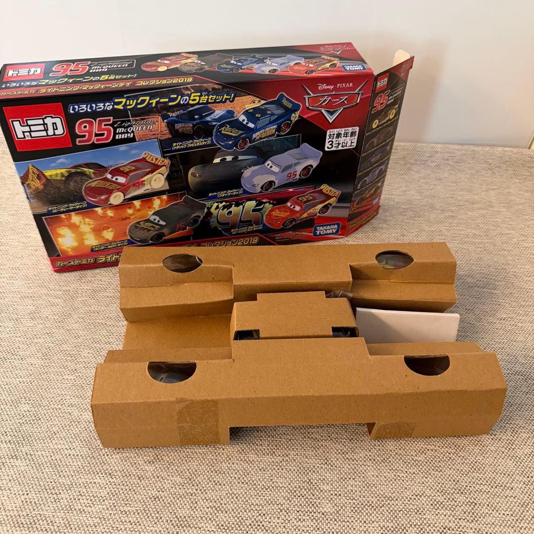 トミカ カーズ ライトニングマックイーン コレクション2019 新品