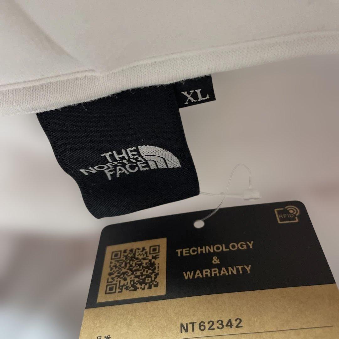 タグ付き新品THE NORTH FACE ホワイト パーカー裏起毛