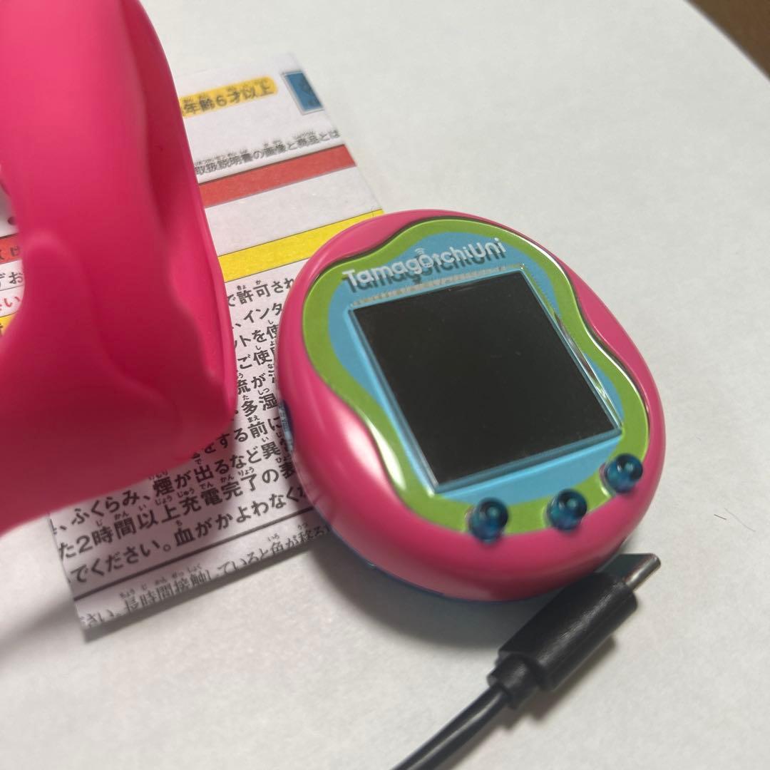 Tamagotchi Uni ピンク USBケーブル付き