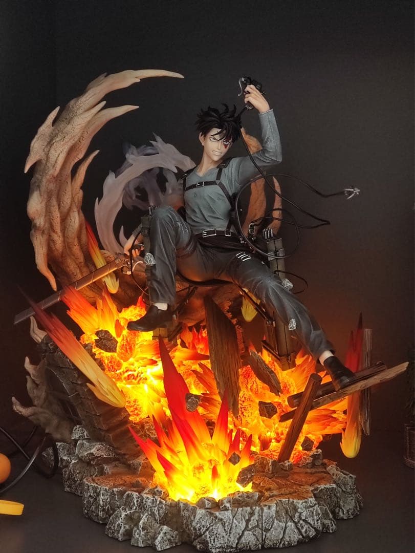 進撃の巨人　リヴァイ・アッカーマン　ガレージキッド　フィギュア　完成品