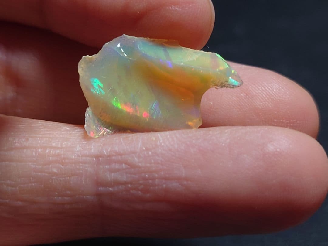 エチオピアウェロ産　オパール　ジュエリーグレード　原石　鉱物標本