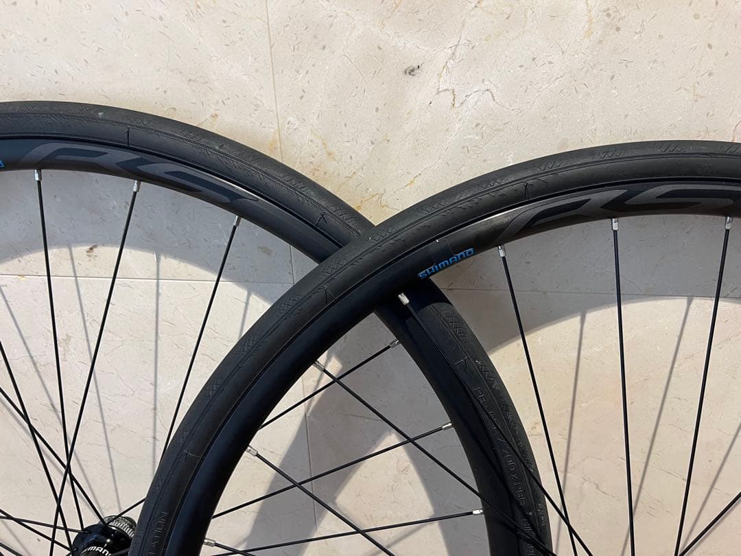 【美品】シマノ WH-RS171 DB（タイヤ・チューブ付） 完成車外し