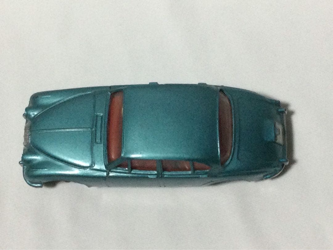 DINKY TOYS DAIMLER 2.5 LITRE ミニカー 昭和41年