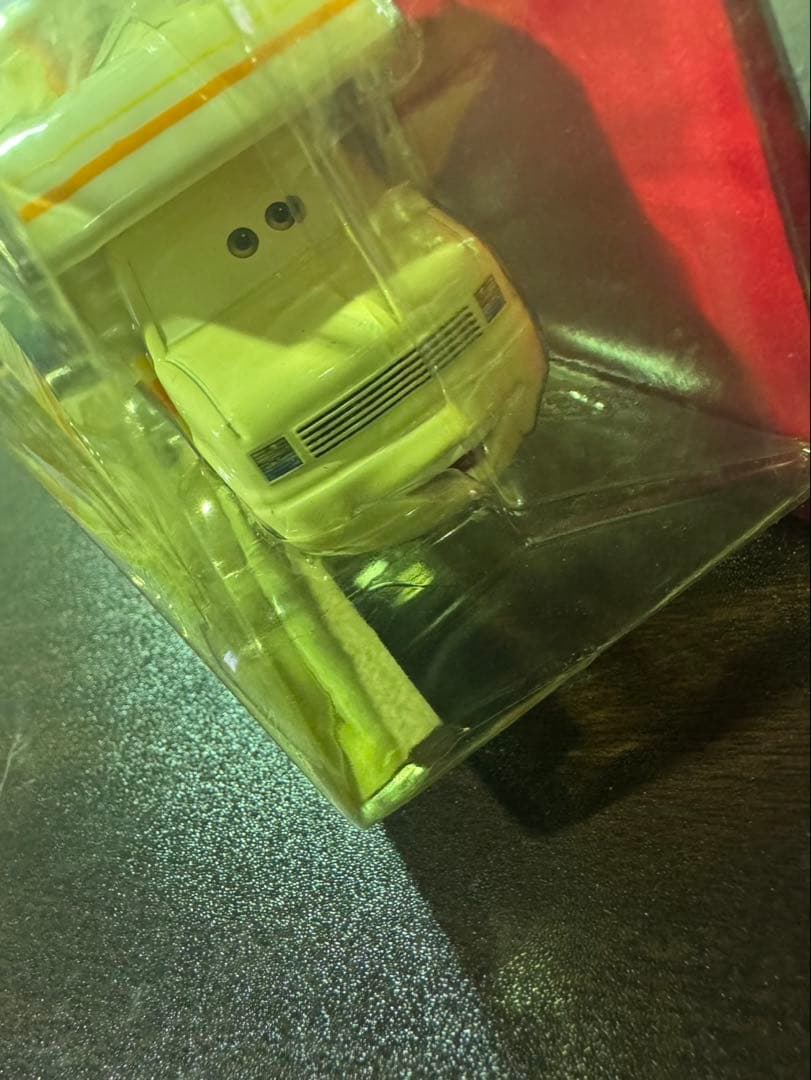 ミニカー s1690 MATTEL Disney-Pixar LARRY CAMPER