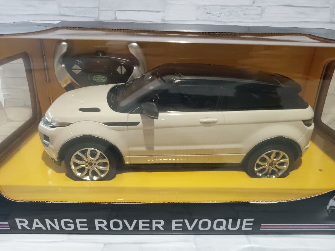 タポ　1/14 R/C　レンジローバー　イヴォーク　ミニカー　ホワイト