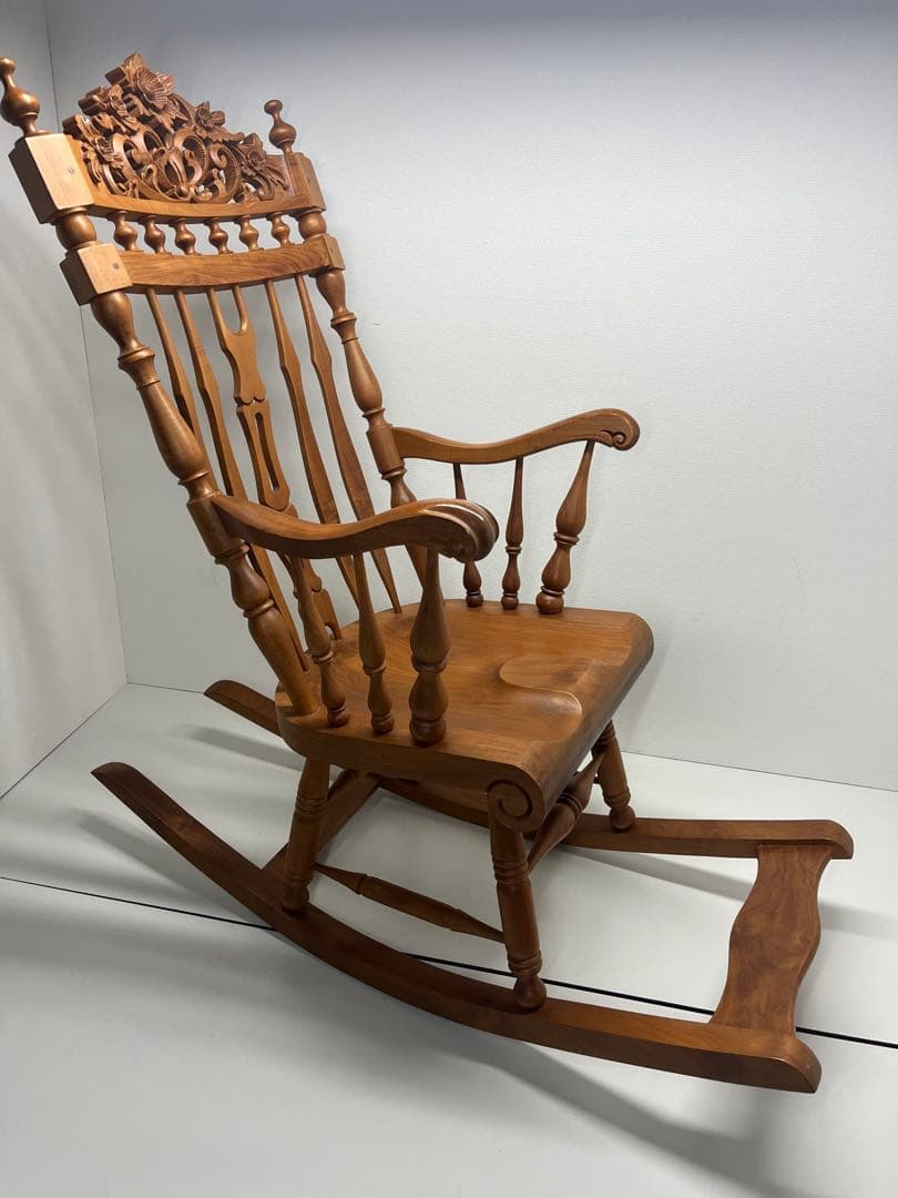 希少 木製 ロッキングチェアー 彫刻入 揺り椅子 ウッドチェア アームチェア