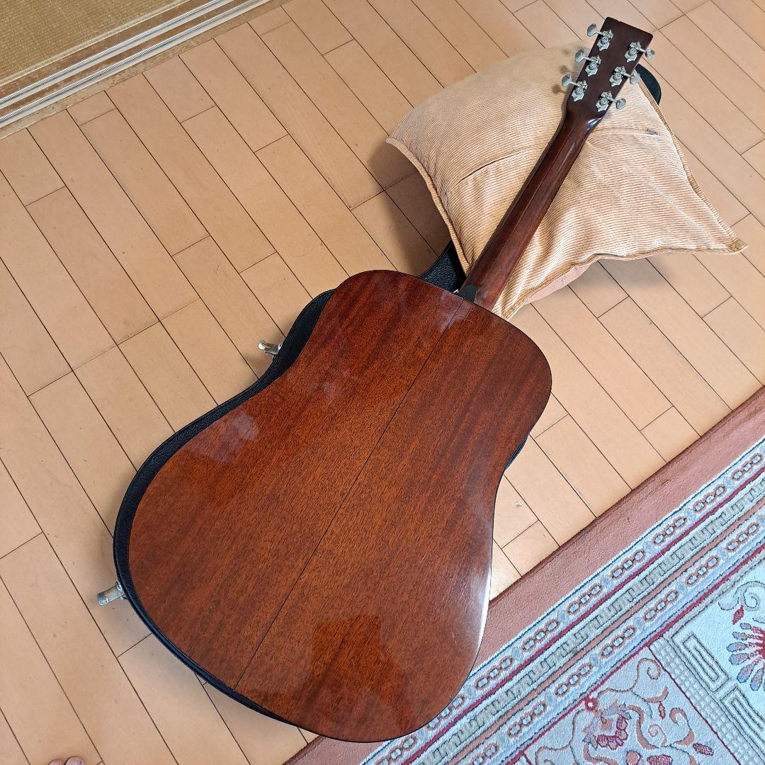 Martin D18 マーティン