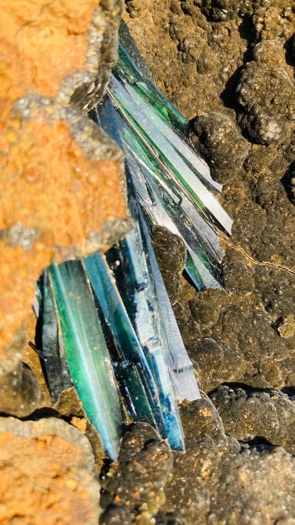 【価格交渉ok！！】2kg超え母岩つき超特大ビビアナイト（藍鉄鉱）青緑色の鉱物