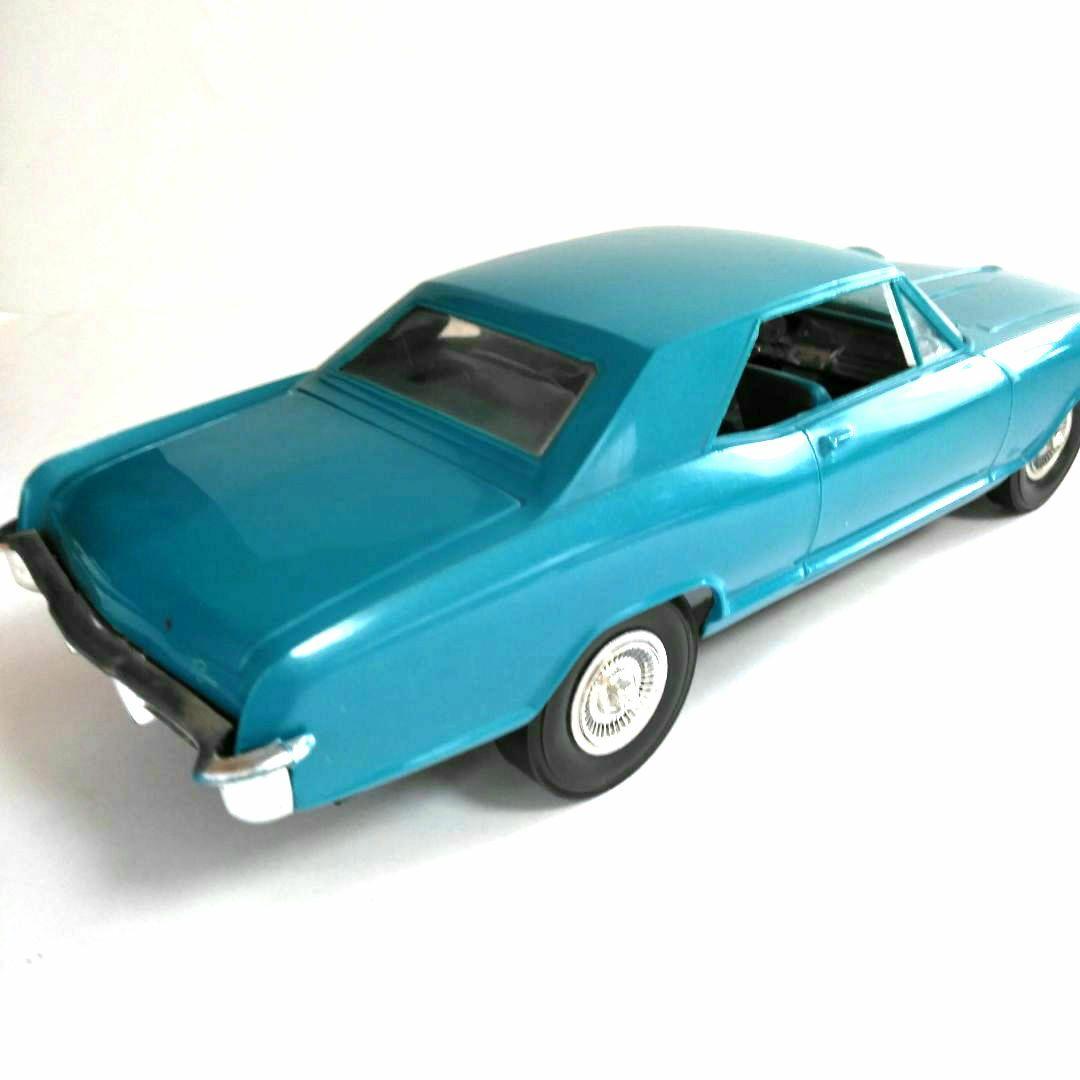 COX　049　GAS POWERED BUICK RIVIERA