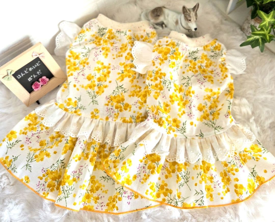 ハンドメイド犬服・春にぴったり・ミモザ柄 ギャザーたっぷりワンピース