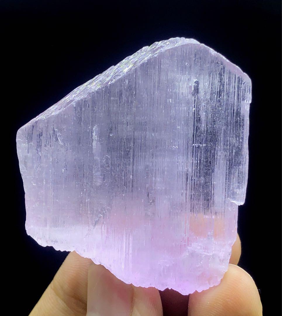 天然のピンククンツァイトクリスタル