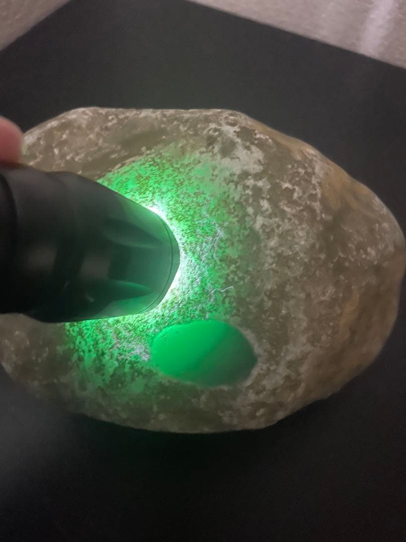 【高品質・透過抜群】翡翠原石 3.6kg