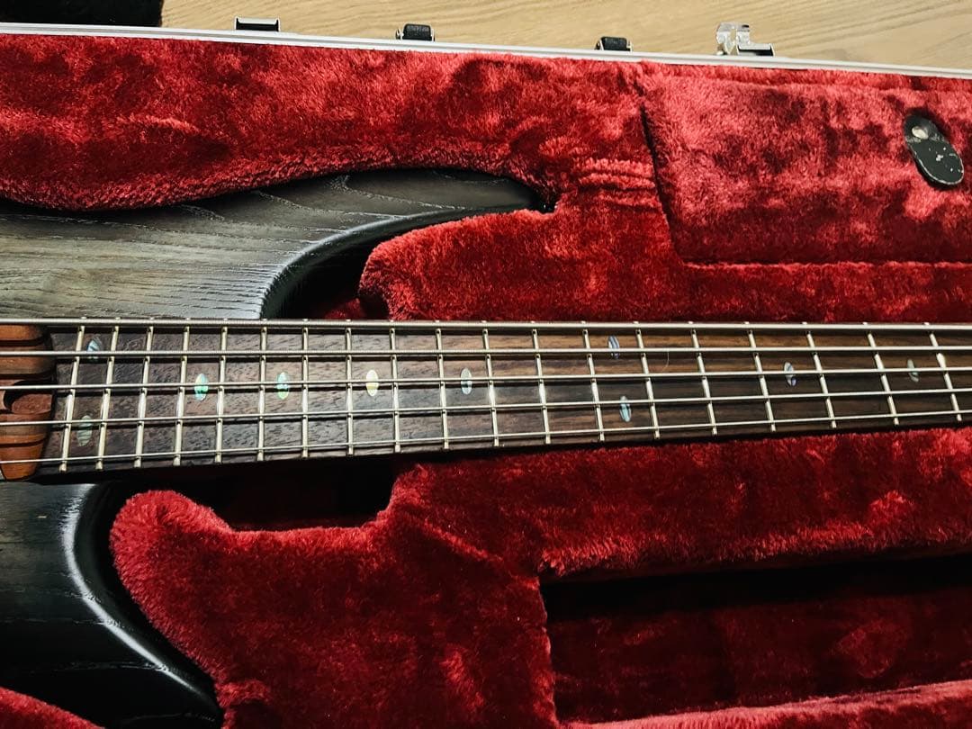 Ibanez SR605E-BKT 5弦ベース 純正ハードケース付き