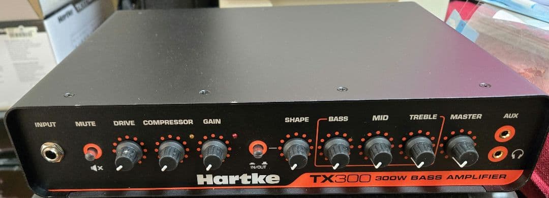 Hartke TX300 300W ベースアンプ
