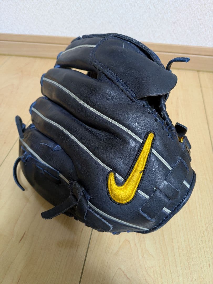 Nike 一般軟式グローブ　投手用　ナイキ　ダルビッシュモデル　絶版 野球