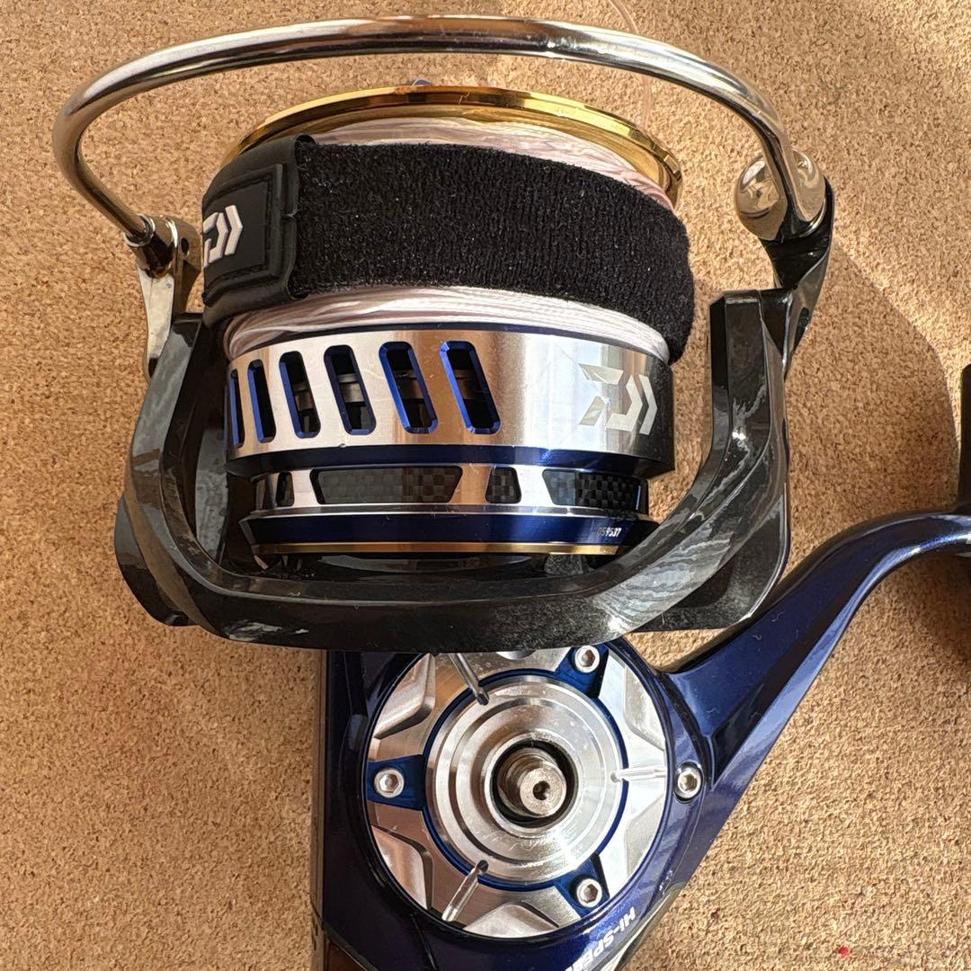 SALTIGA 8000 H スピニングリール