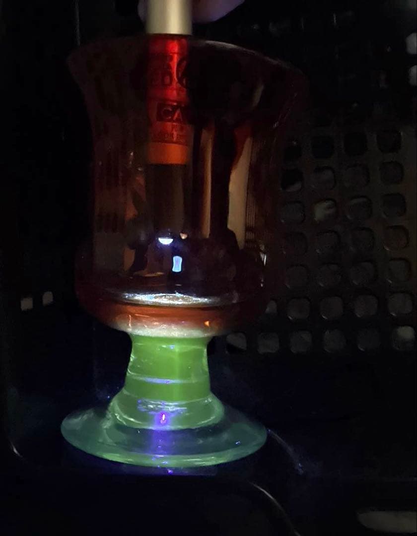 骨董　時代ガラス　希少　朱赤暈し　ベル型　水色脚付　小さめ　氷コップ１客