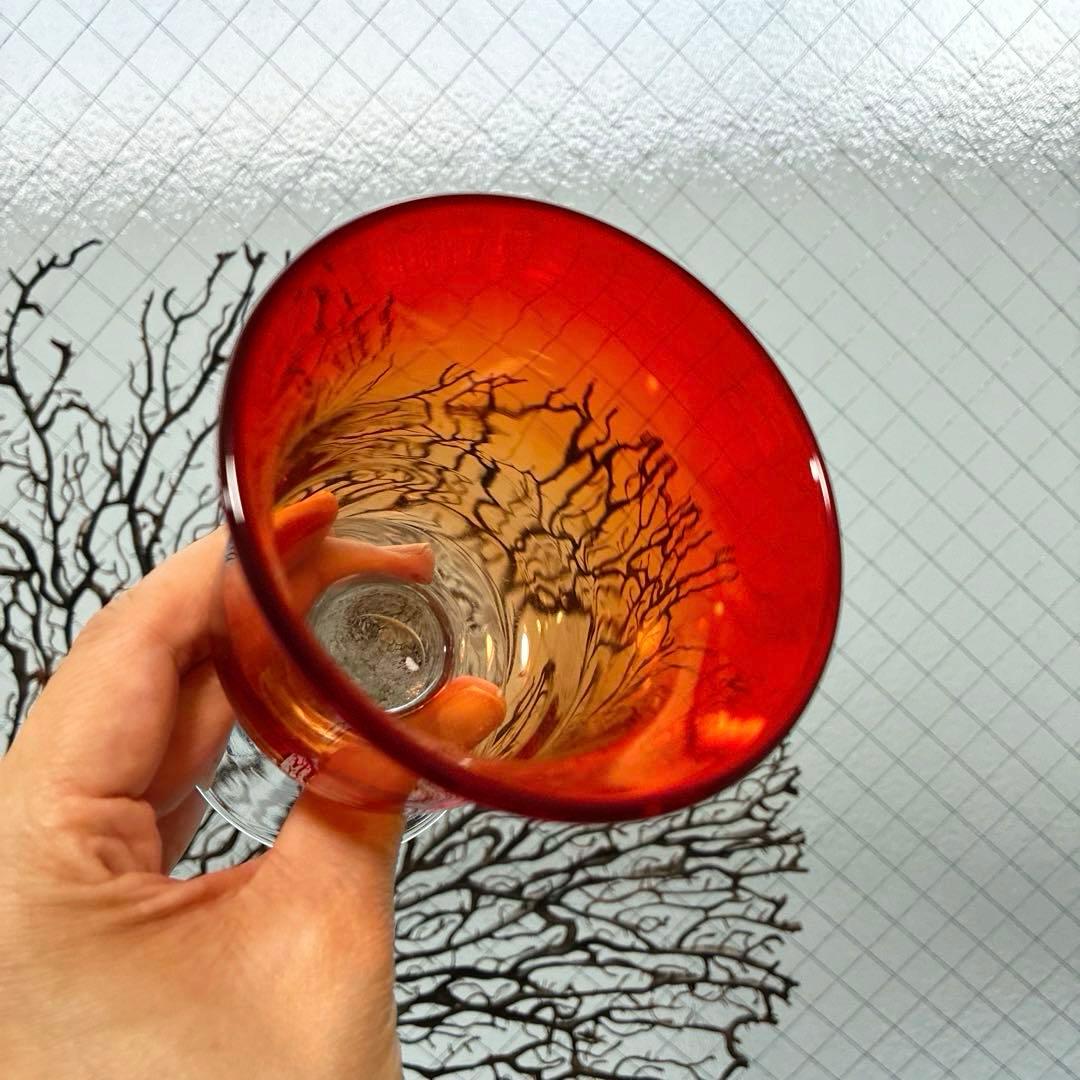 骨董　時代ガラス　希少　朱赤暈し　ベル型　水色脚付　小さめ　氷コップ１客