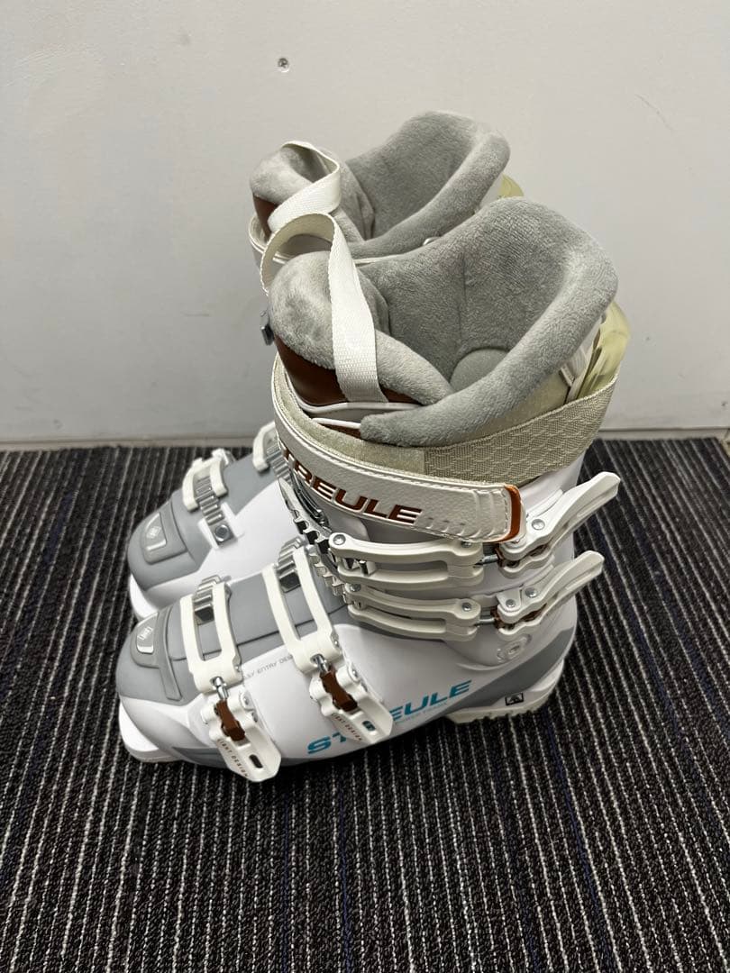 半日のみ使用　シュトロイレGARNET70W ブーツ 25〜25.5cm スキー