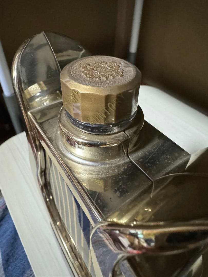 Suntory Reserve ウイスキー ハープ型ボトル