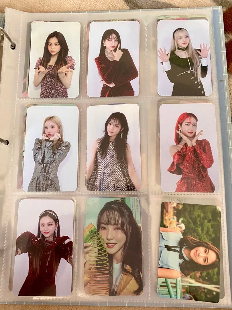 GFRIEND公式フォトカードバインダー&トレカ&グッズセット。